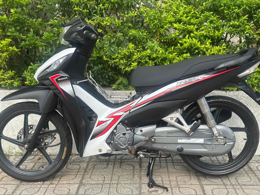 Honda Wave RSX 110 Fi 2019 Đen trắng đỏ ngay chủ. Mua bán Xe máy tại Thành phố Thủ Đức Tp Hồ Chí Minh được đăng bởi Xe Máy Sơn Thủ Đức hình 5