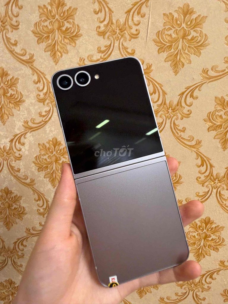 Samsung Zflip6 256GB Bạc Đã sử dụng. Mua bán Điện thoại tại Quận Cầu Giấy Hà Nội được đăng bởi Thanh Thoa hình 1