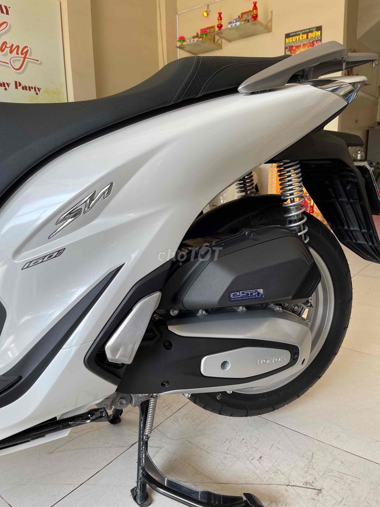 shvn 160cc . thắng abs . lướt 4k km . bao ko tua .. Mua bán Xe máy tại Thành phố Rạch Giá Kiên Giang được đăng bởi XE MÁY ÚT BÉ  hình 4