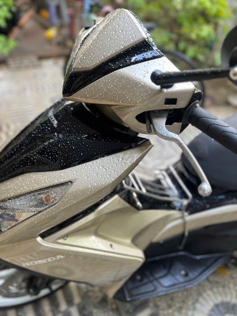 Honda Air Blade Vàng cát, Đen. Mua bán Xe máy tại Huyện Trảng Bom Đồng Nai được đăng bởi phương hình 6