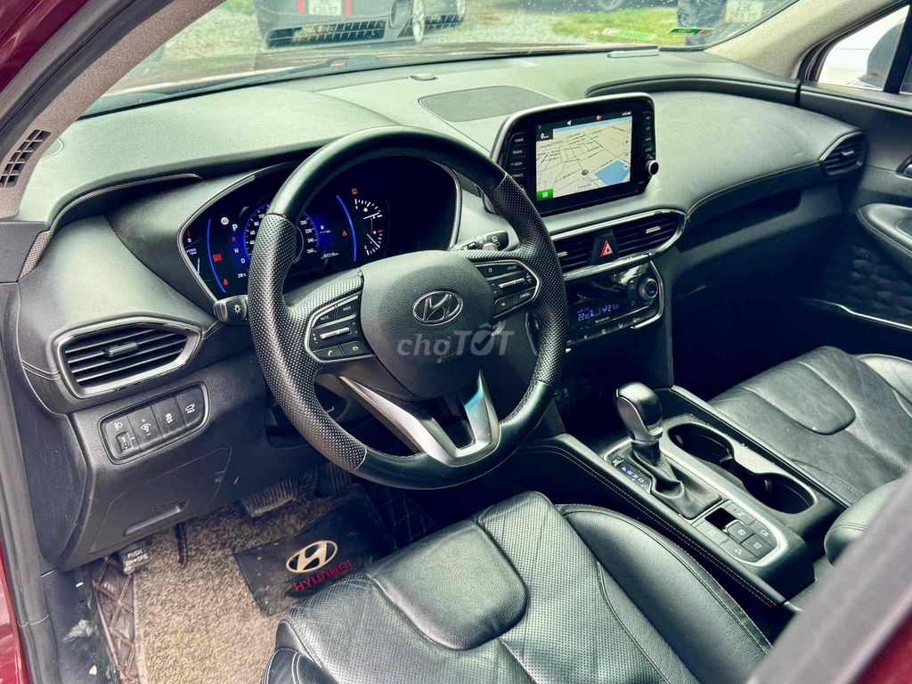 Hyundai SantaFe, 7 мест, автомат, бензин, красный