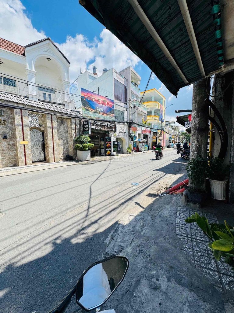 Комната за 3,6 млн в аренду в проходном переулке на улице Ле Лой, Говап