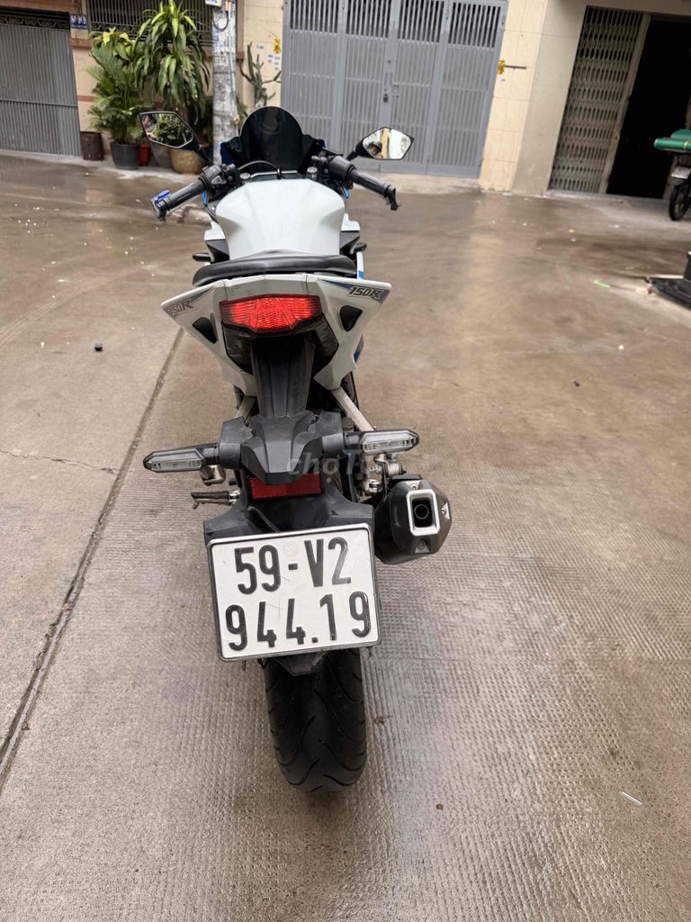 Honda CBR150R 2023 Trắng, Xanh 15380 km bstp