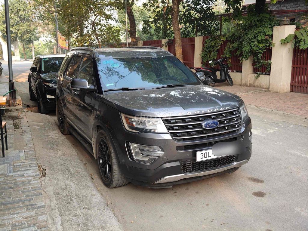 Ford Explorer 2016 2.3L Ecoboost - 73000 km