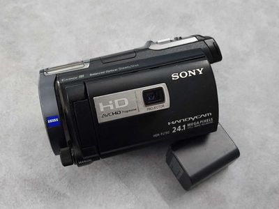 Sony HDR-PJ760V quay FullHD siêu nét, có máy chiếu