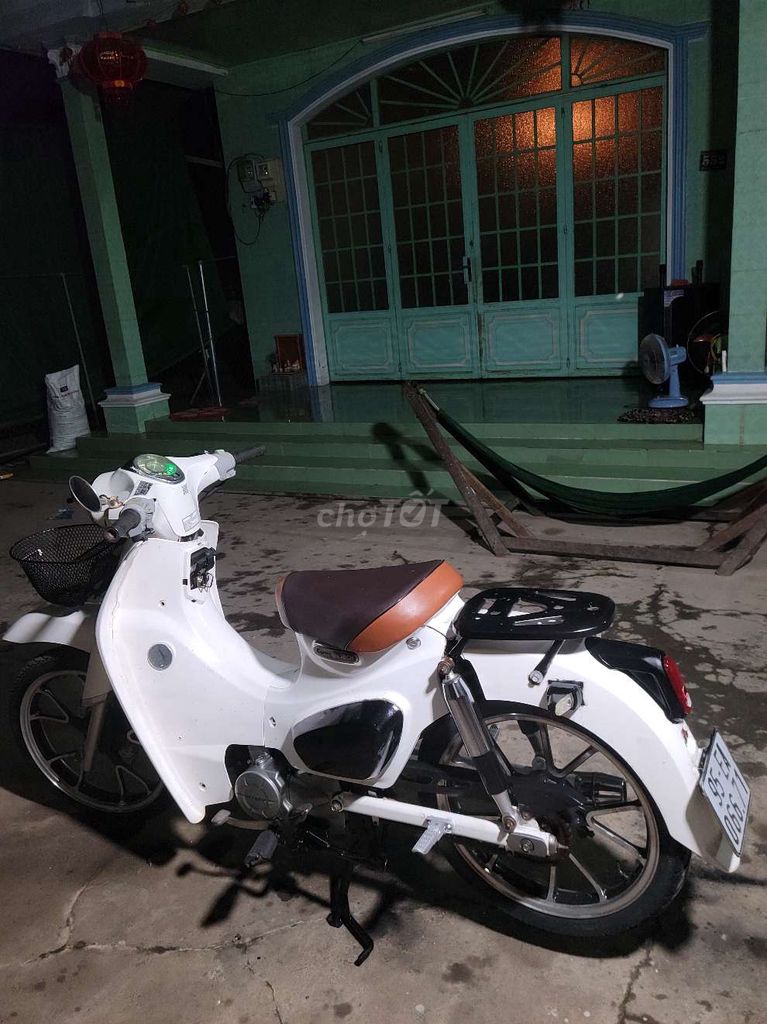 Honda Cub Thái 50cc Trắng Như mới. Mua bán Xe máy tại Quận Thốt Nốt Cần Thơ được đăng bởi Nguyễn Minh  hình 4