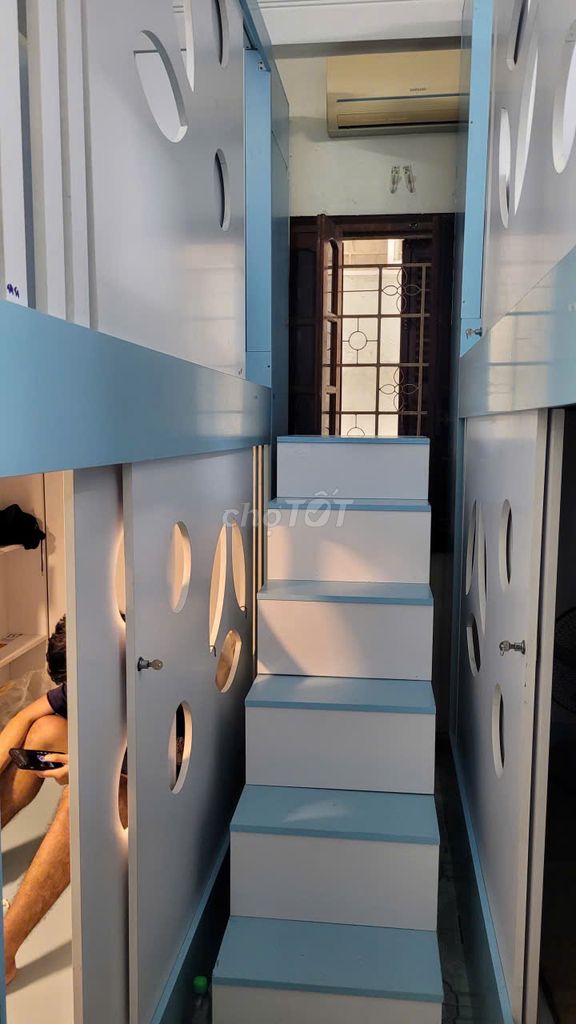 Слипбоксы у университетов Бах Кinh Xay и Открытого университета