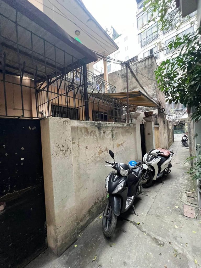 Bán đất tặng nhà 92m2 sát phố TT Ba Đình, 22.9 tỷ