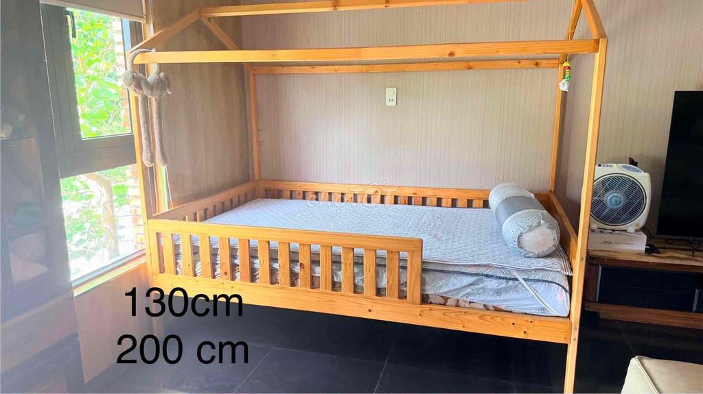 Giường trẻ em Gỗ Vàng gỗ 130x200cm. Mua bán Giường, chăn ga gối nệm tại Quận Thanh Khê Đà Nẵng được đăng bởi Nguyen Nguyen Bao hình 1