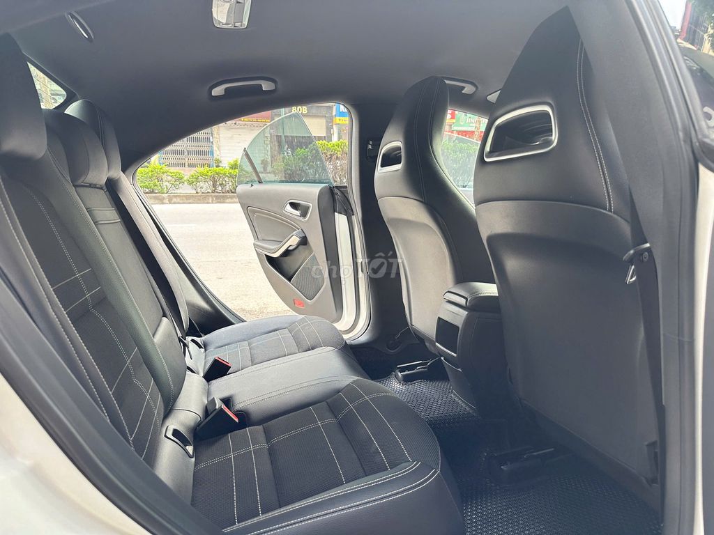 Mercedes-Benz CLA 200 2015 đk 2016. Mua bán Ô tô tại Quận Long Biên Hà Nội được đăng bởi AUTO TÂN HƯNG THỊNH hình 8