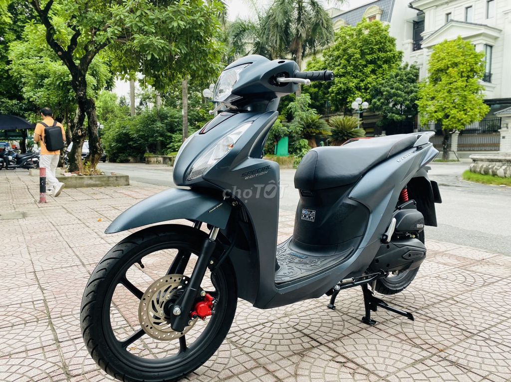 Honda Vision серый в оригинальном состоянии, 1 владелец с начала
