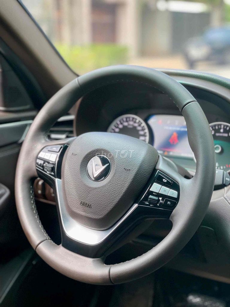 vinfast lux A 2.0 2022 đỏ tươi đẹp xuất sắc. Mua bán Ô tô tại Quận Long Biên Hà Nội được đăng bởi Hoàng Thanh auto hình 10