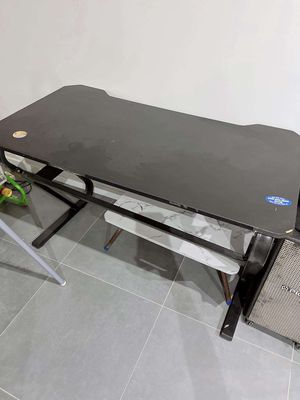 Cần bán bàn chữ z kt 65x120cm