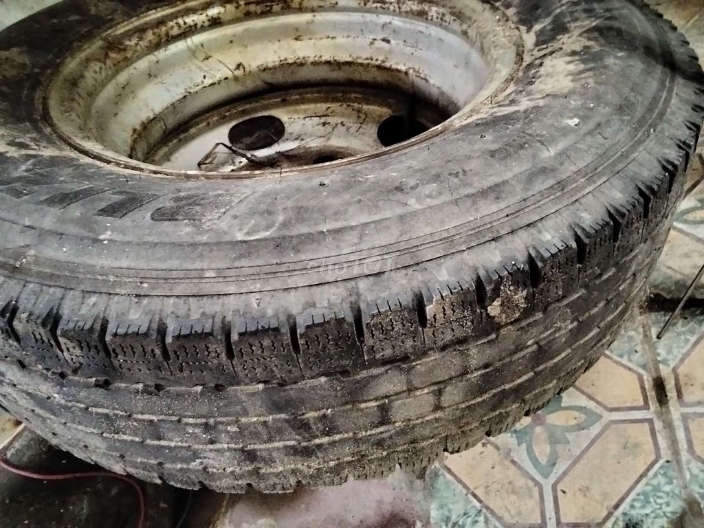 Lốp xe mam xe để chặt nhà cần bán gấp. Mua bán Phụ tùng xe tại Huyện Bến Lức Long An được đăng bởi Linh Lieu hình 1