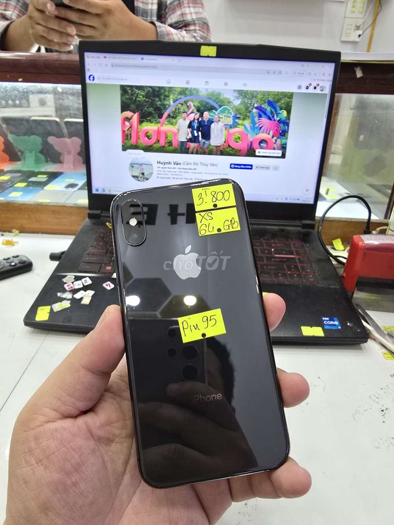 Apple iPhone XS 64GB Đen 98-99%. Mua bán Điện thoại tại Thành phố Long Xuyên An Giang được đăng bởi Facebook Cầm Đồ Thúy Vân hình 1
