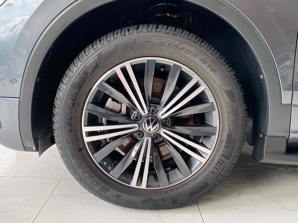 Volkswagen Tiguan 2022 Allspace 1 Chủ- 5000 km. Mua bán Ô tô tại Thành phố Thủ Đức Tp Hồ Chí Minh được đăng bởi Quốc Nhẫn hình 11