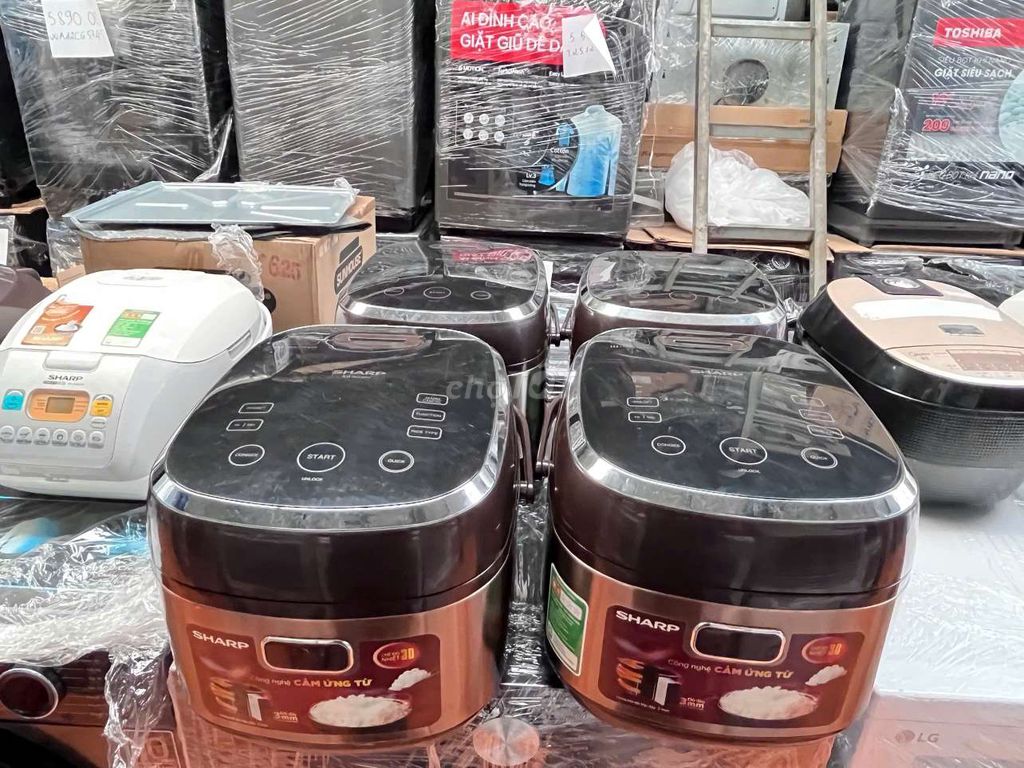 Nồi cơm điện Sharp. Mua bán Bếp, lò, đồ điện nhà bếp tại Quận Gò Vấp Tp Hồ Chí Minh được đăng bởi nguyễn uyên hình 1