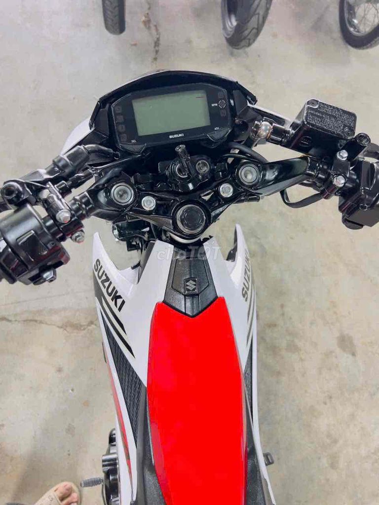 Suzuki Satria F150 Trắng Đỏ Đen. Mua bán Xe máy tại Thị xã Bến Cát Bình Dương được đăng bởi xe máy trả góp tín nghĩa  hình 11