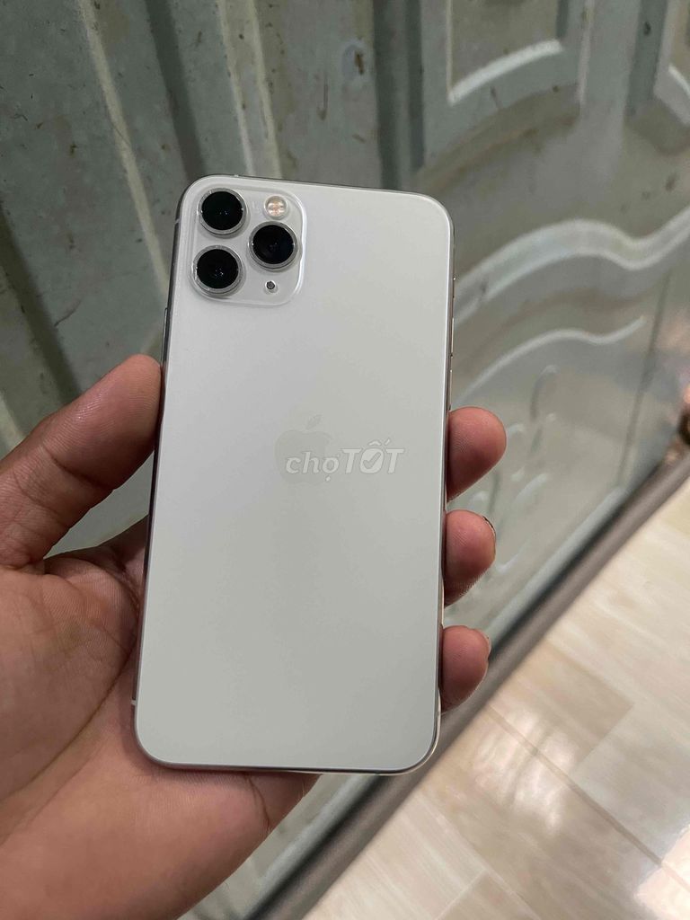 Apple iPhone 11 Pro 64GB Bạc Like New màu trắng. Mua bán Điện thoại tại Thành phố Biên Hòa Đồng Nai được đăng bởi Nguyen Van Loc  hình 1