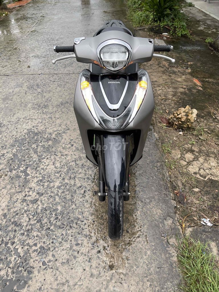 Cần Bán SH Mode ABS Xe còn khá đẹp. Mua bán Xe máy tại Huyện Lai Vung Đồng Tháp được đăng bởi Trương Hữu Phát hình 4