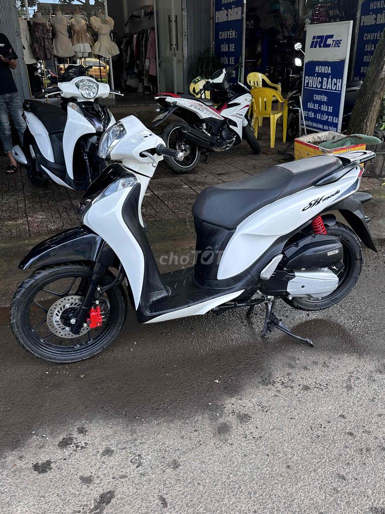 Honda SH Mode 2019 Trắng đen. Mua bán Xe máy tại Thành phố Buôn Ma Thuột Đắk Lắk được đăng bởi Tèo Phạm hình 4