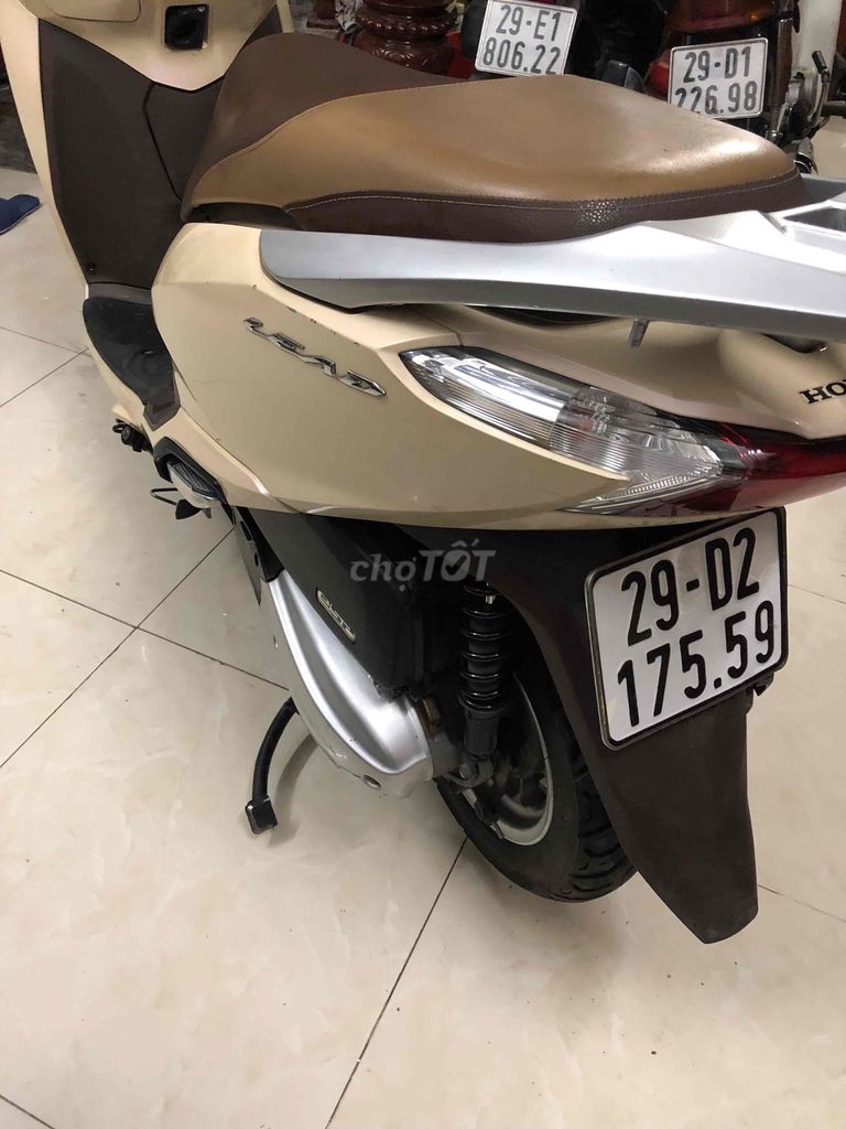 xe còn rất mới chưa xửa chữa gì chinh chủ bán. Mua bán Xe máy tại Quận Hai Bà Trưng Hà Nội được đăng bởi Trần Sơn hình 5