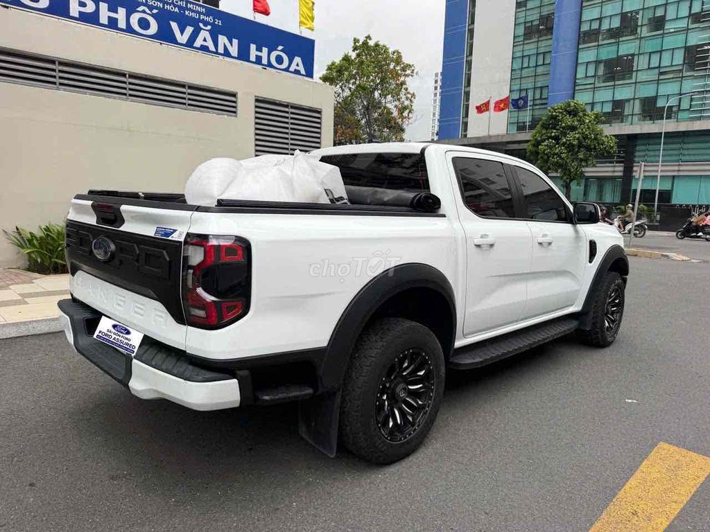 Ford Ranger XLS AT 4x2 2023 body Raptor còn đồ zin