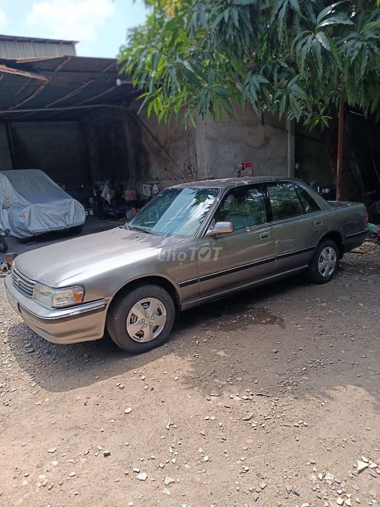 Toyota Cressida 1993 photo 2