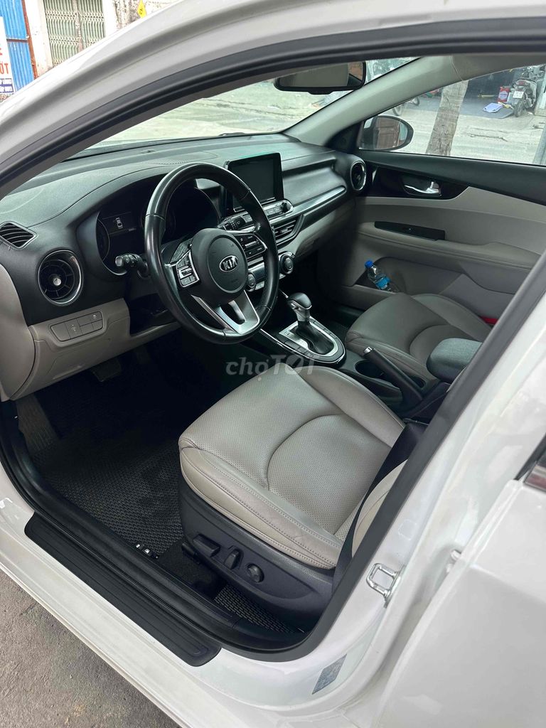 Kia Cerato 2019 1.6 luxury - 70000 km