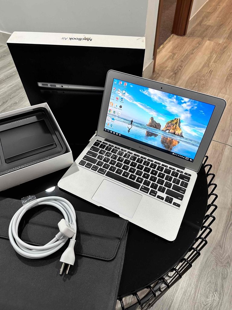 Cần bán lại Macbook Air 11,6 inch mới 99% ko trầy