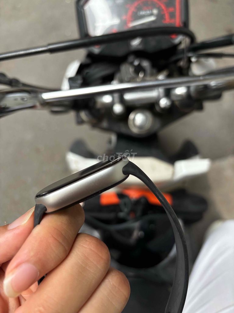 Xiaomi Band 10 Bạc. Mua bán Thiết bị đeo thông minh tại Quận Cầu Giấy Hà Nội được đăng bởi trung dương thành hình 1