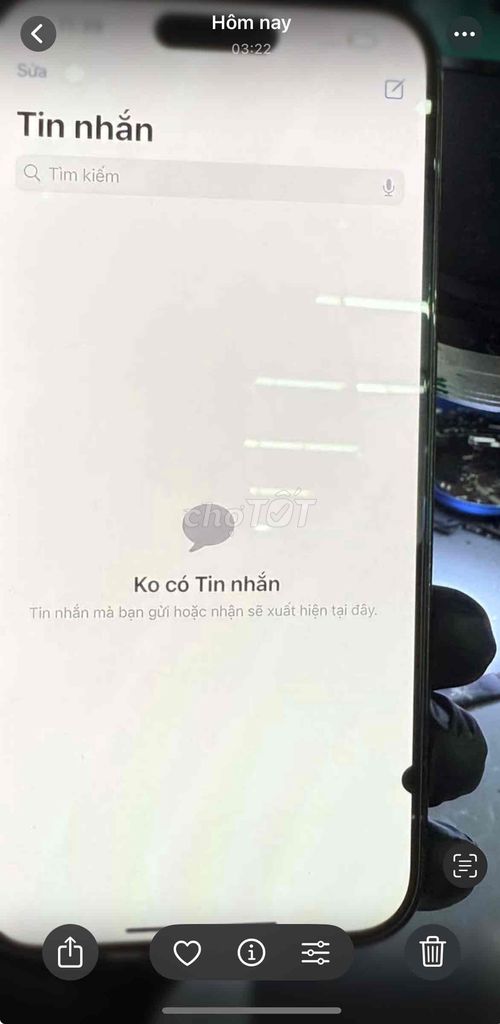 du lịch thay thế màn zin iphone 14 promax đốm nhỏ