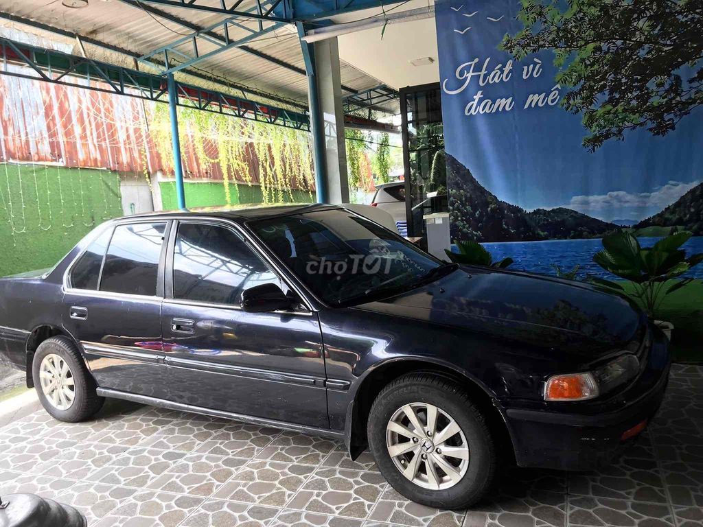 Honda Accord 1992 2.0 MT - 100000 km