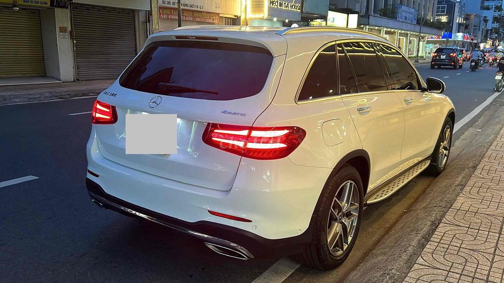 Mercedes Benz GLC 2017 300 4Matic - 30500 km. Mua bán Ô tô tại Quận 10 Tp Hồ Chí Minh được đăng bởi Thoại Minh Huỳnh hình 3