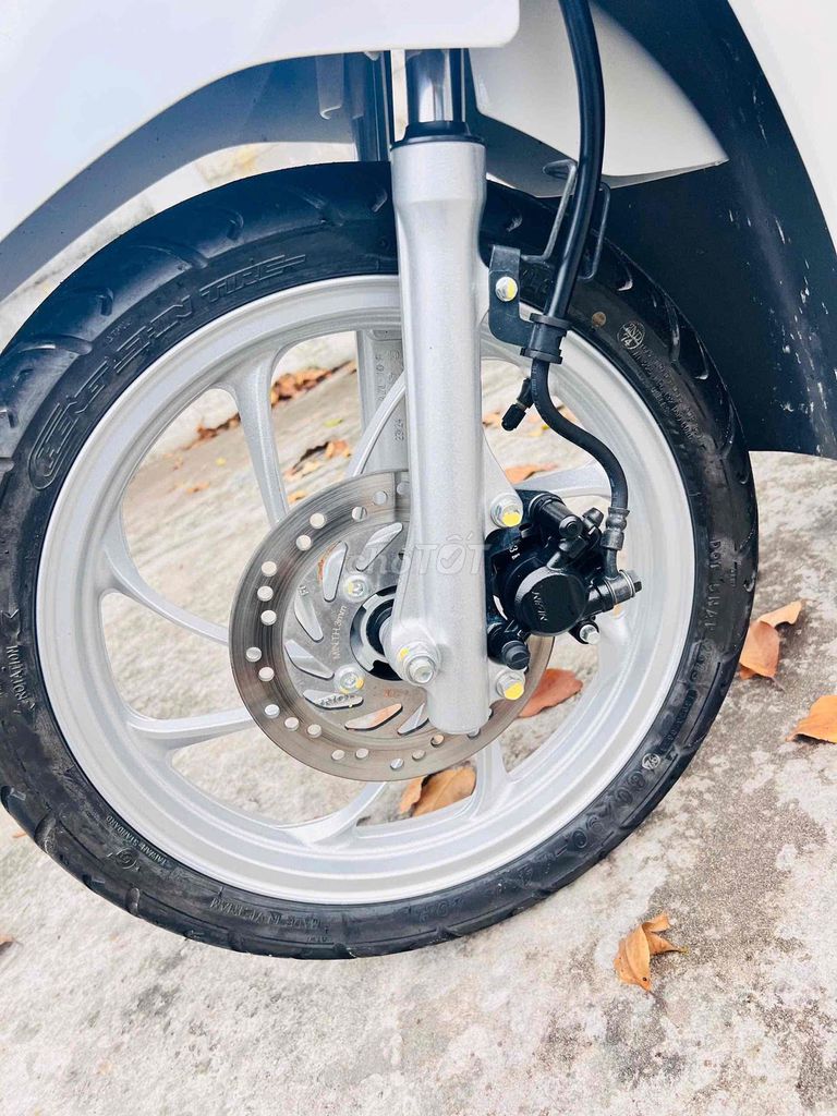 Honda Vision màu Trắng. Mua bán Xe máy tại Thị xã Bến Cát Bình Dương được đăng bởi xe máy trả góp tín nghĩa  hình 3