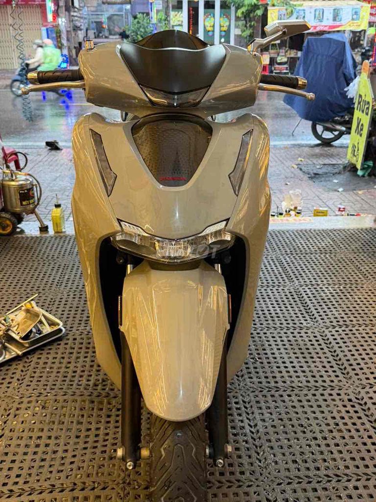 Sh 350 keng xà beng,chính chủ sang tên 1 nốt nhạc. Mua bán Xe máy tại Quận Tân Bình Tp Hồ Chí Minh được đăng bởi Lâm Minh Châu hình 7