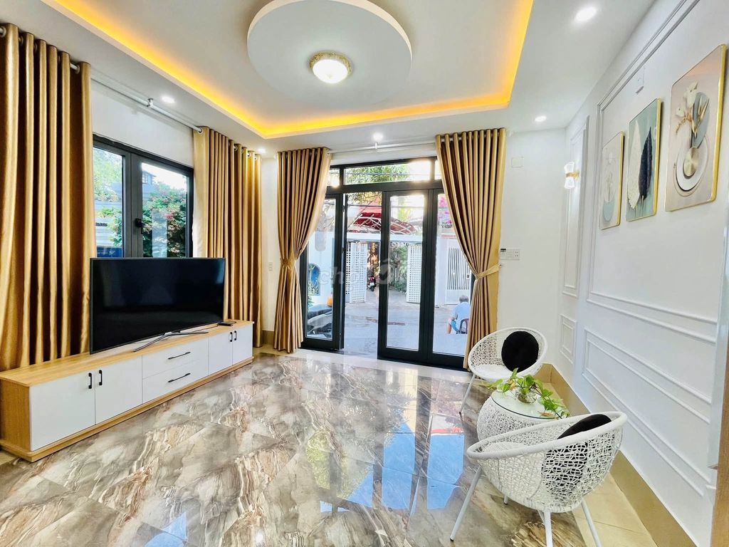 Аренда · 1 комн. · 60 м² · Quận Cẩm Lệ, ул. Đường Cách Mạng Tháng 8