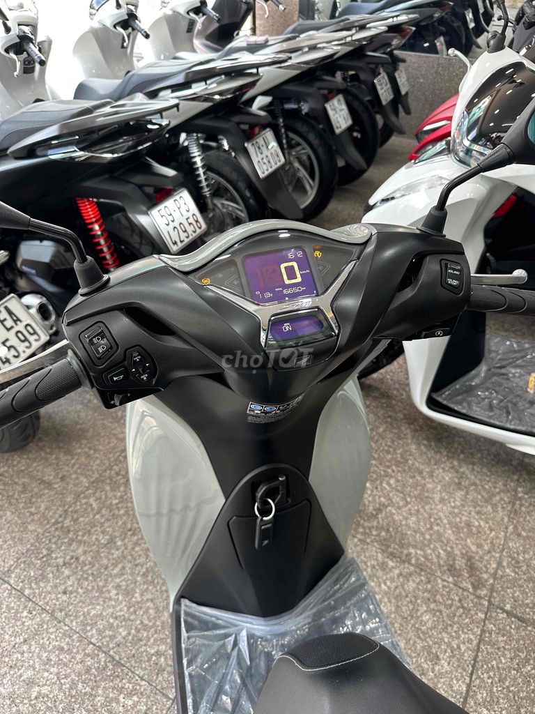Honda SH 150i ABS 2020 Xám XM BSTP Chính Chủ. Mua bán Xe máy tại Quận Phú Nhuận Tp Hồ Chí Minh được đăng bởi Ngô Hà hình 4