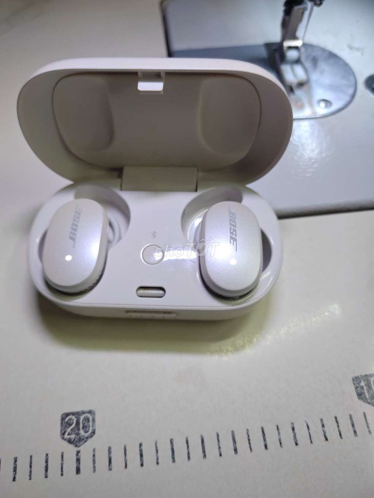 Tai nghe Bose QuietComfort Trắng. Mua bán Tivi, Âm thanh tại Quận 7 Tp Hồ Chí Minh được đăng bởi Thái nhật phi hình 1