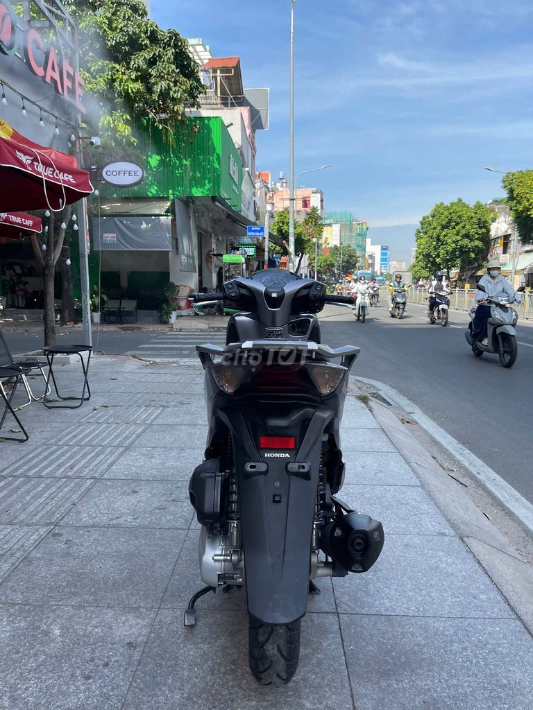 Honda SH 150i ABS 2018 Xám bạc. Mua bán Xe máy tại Quận Tân Phú Tp Hồ Chí Minh được đăng bởi VÕ MINH HẬU hình 5