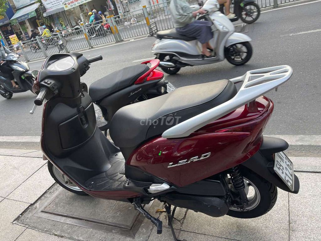 Honda Lead Fi 2010, красный