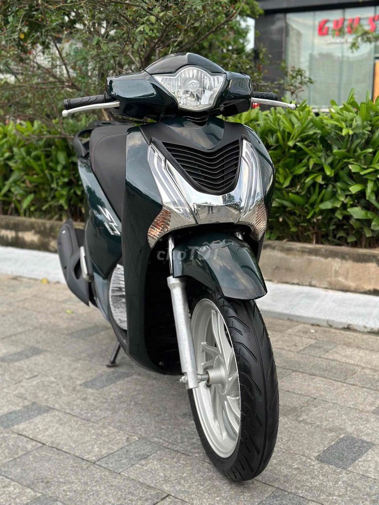 Cần bán SH 150 CBS 2016 khoá Smartkey cực chất. Mua bán Xe máy tại Quận Đống Đa Hà Nội được đăng bởi Xe Máy Vượng Trung hình 3