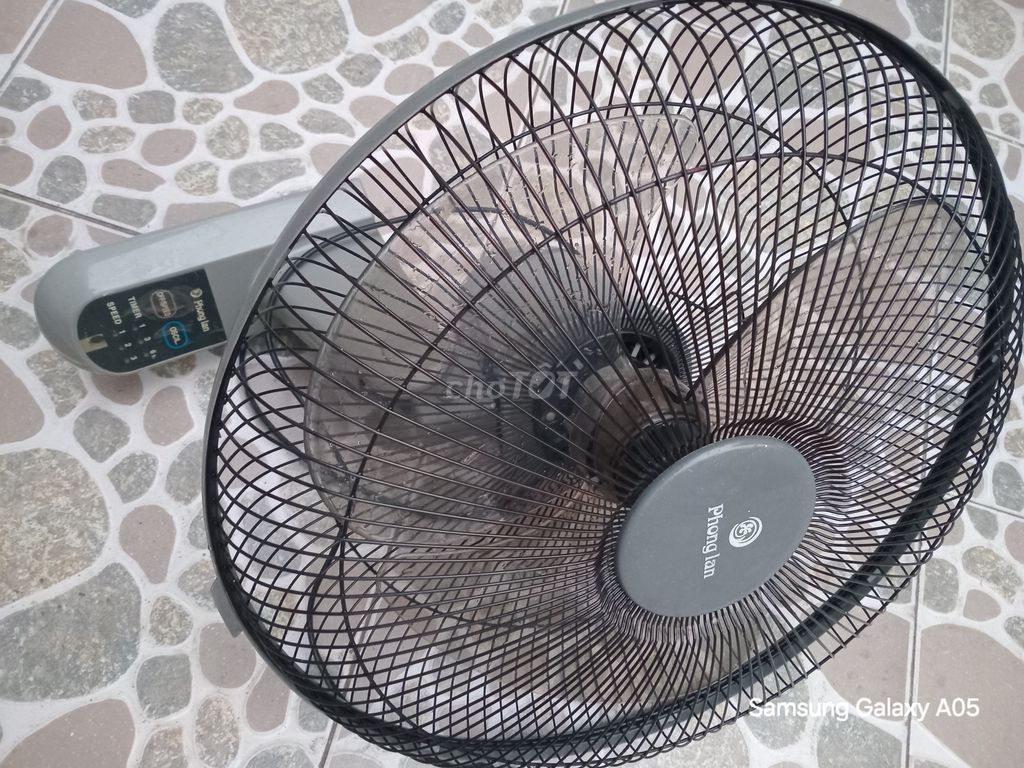 Quạt điện Phong treo tường có khiển rất mới. Mua bán Quạt tại Quận Hải An Hải Phòng được đăng bởi Tuan Tran hình 1