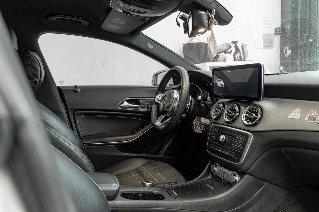 Mercedes CLA_200 model 2016 trắng nt đen rất đẹp 🎯. Mua bán Ô tô tại Quận 7 Tp Hồ Chí Minh được đăng bởi Dương Phương hình 14