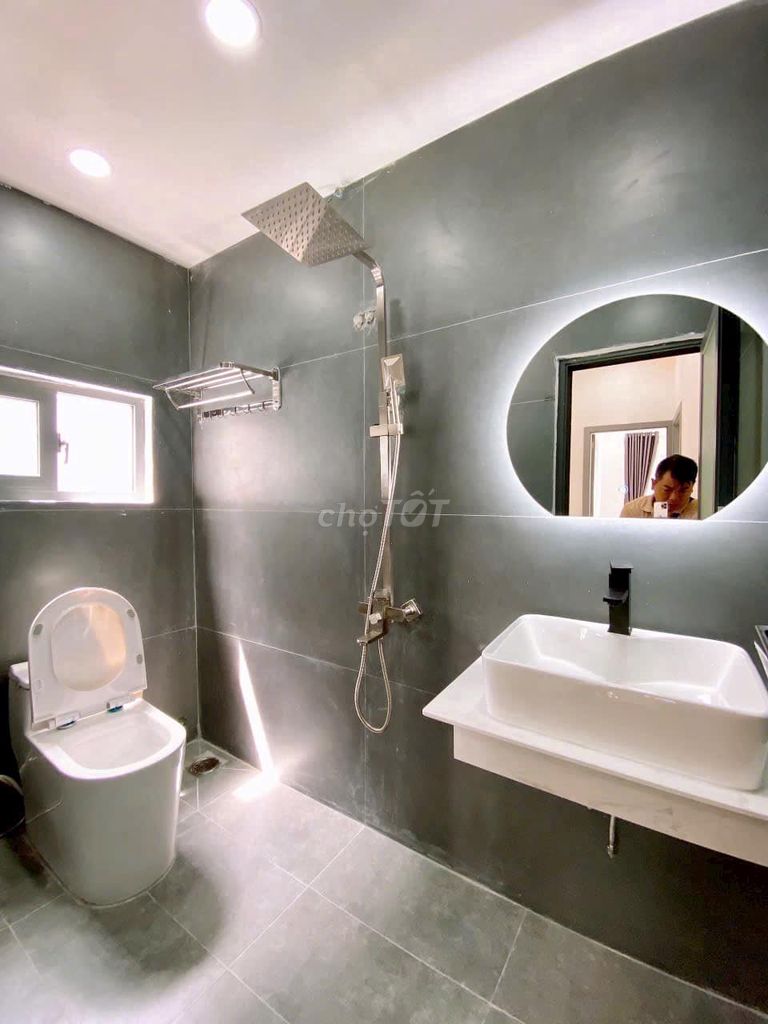 Cần bán gấp nhà Thạch Lam, nhà mới, 3pn 2wc, full nội thất, hxh