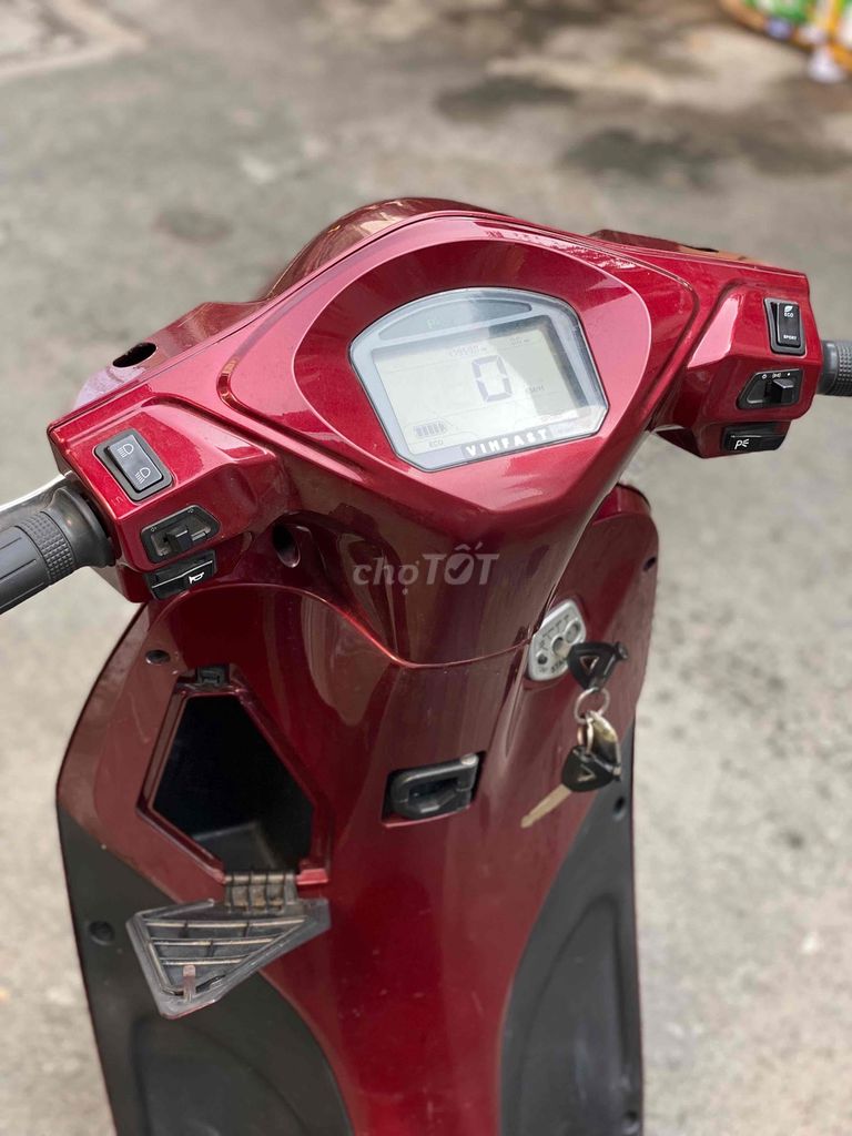 Xe máy điện VinFast Feliz dk2022 màu Đỏ pin 45Ah. Mua bán Xe điện tại Quận Gò Vấp Tp Hồ Chí Minh được đăng bởi XE ĐIỆN 90s hình 7