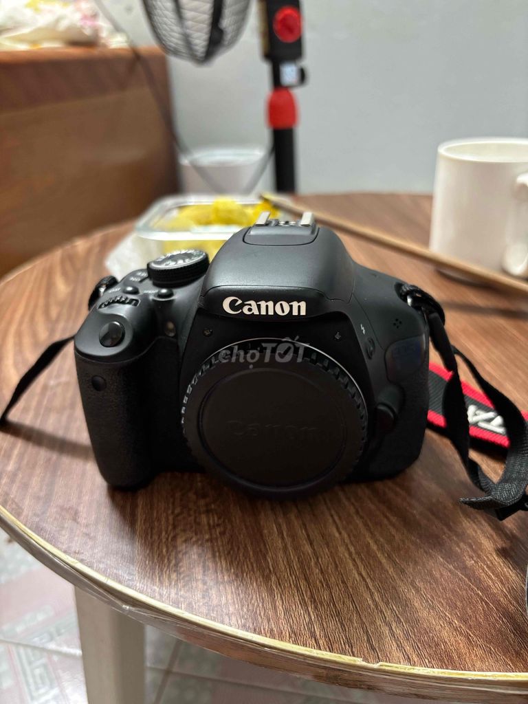 Máy ảnh Canon 600D kèm kit 18-55mm, tặng phụ kiện. Mua bán Máy ảnh, Máy quay tại Quận Thanh Xuân Hà Nội được đăng bởi Nguyễn Thị Thanh Tuyết hình 1