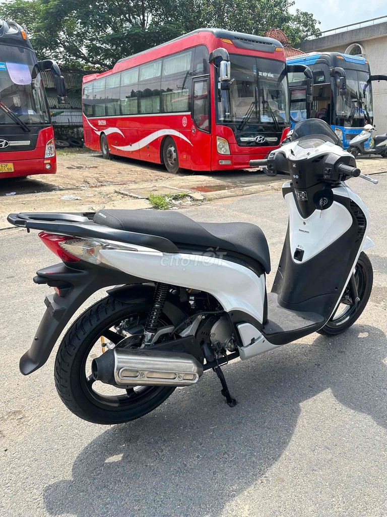 Honda SHi 150 2012 Trắng. Mua bán Xe máy tại Quận 12 Tp Hồ Chí Minh được đăng bởi Cửa hàng Xe máy 380 hình 6