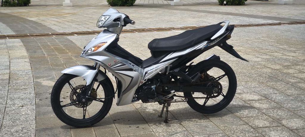 Yamaha Exciter, серебристый, госномер 92, от владельца