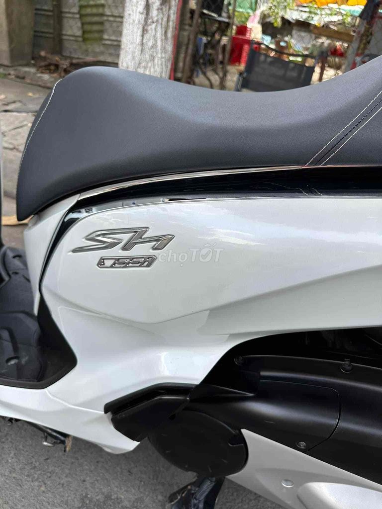 SH300i 2019 chữ T 1 chủ xe chuẩn nguyên rin. Mua bán Xe máy tại Quận Cái Răng Cần Thơ được đăng bởi Cửa Hàng Xe Máy Quang Sang hình 6